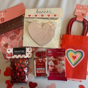 NWT Assortment of Love / Heart Party Supplies Gift & Treat Bags Banner Lights